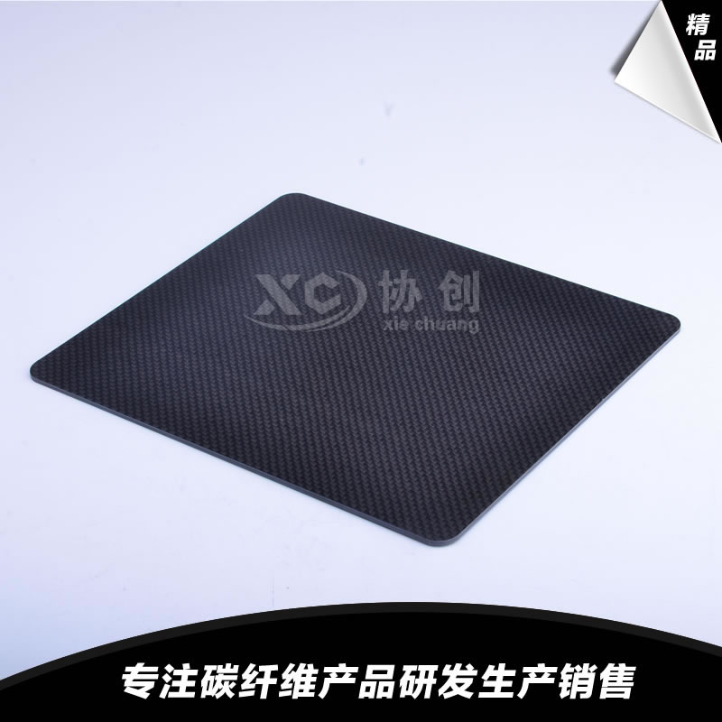 碳纖維原材料做成的汽車零部件具備顯著的優(yōu)點(diǎn)！