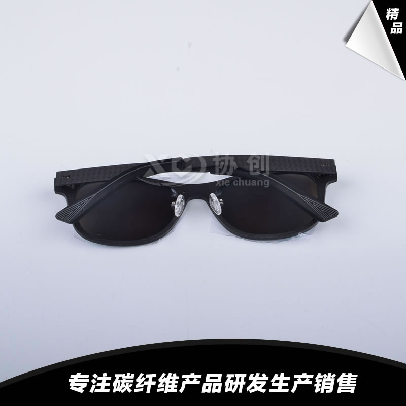 用碳纖維制作的眼鏡都有哪些好處呢？